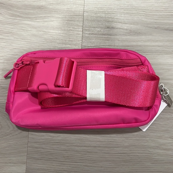 Lululemon pink every where belt bag silver hardware - Picture 2 of 3